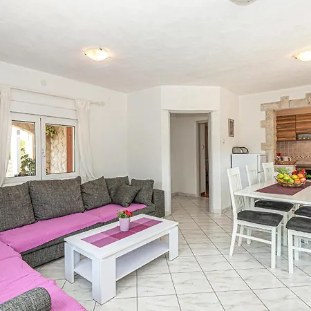 Holiday home 5 Bedroom Lovely In Cista Velika Velika Cista (Sibenik-Knin)