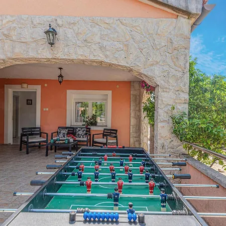 5 Bedroom Lovely In Cista Velika Holiday home