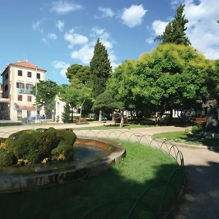 5 Bedroom Lovely In Cista Velika Holiday home Velika Cista (Sibenik-Knin)