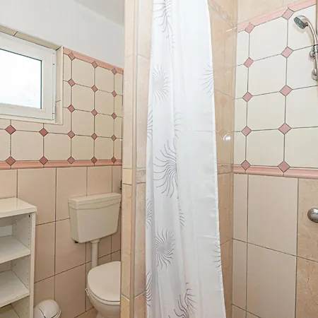 5 Bedroom Lovely In Cista Velika *